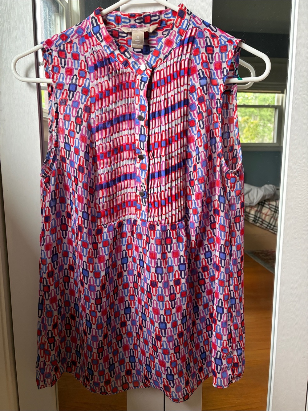 Banana Republic Sleeveless Blouse in Pink, Red & Blue Geometric Print New